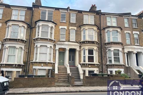 3 bedroom maisonette for sale, Bedford Road, Clapham, London SW4