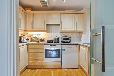 2 bedroom flat to rent, Woking,Surrey, Woking, GU21