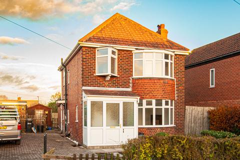 3 bedroom detached house to rent, Fordlands Road, York YO19