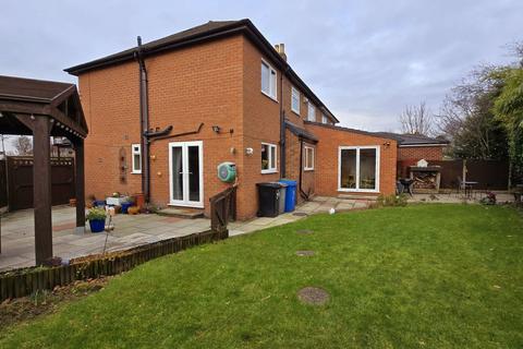 4 bedroom semi-detached house for sale, Pembroke Avenue, Sale M33