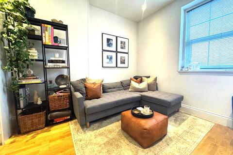 2 bedroom flat to rent, West Hampstead Mews, West Hampstead, NW6