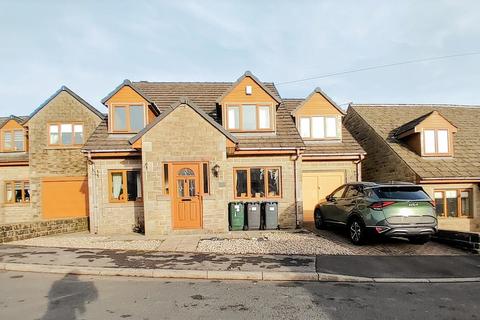 4 bedroom detached house for sale, Lodge Gate Close, Denholme