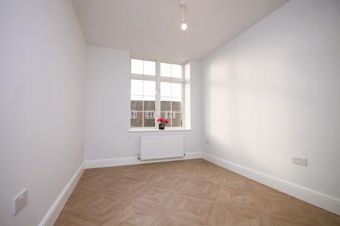 1 bedroom apartment to rent, Church Street, Leatherhead