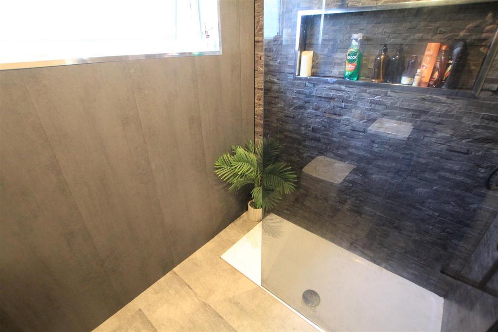 Shower Room/WC