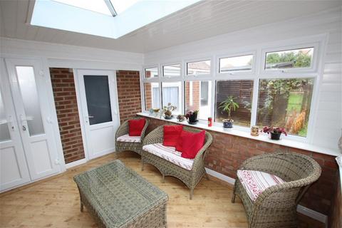 2 bedroom detached bungalow for sale, Dulwich Road, Holland on Sea