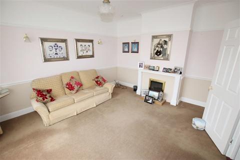 2 bedroom detached bungalow for sale, Dulwich Road, Holland on Sea