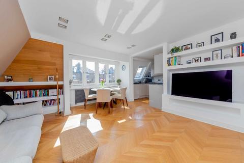 2 bedroom flat for sale, Anson Road, London N7