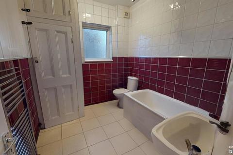 5 bedroom house share to rent, Glencairn Road, London SW16