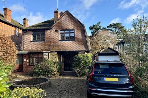 3 bedroom detached house to rent, GLENWOOD, DORKING, RH5