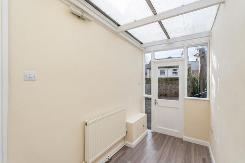 2 bedroom end of terrace house for sale, North Street, Dorking