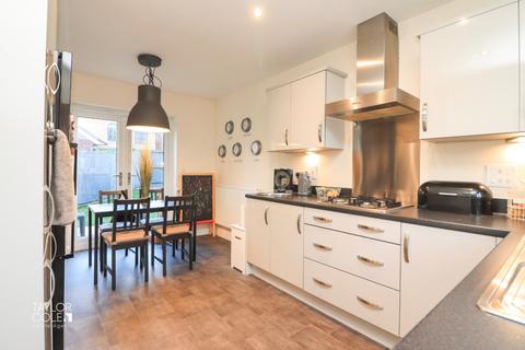 90 Croft Close, Two Gates, Tamworth, B77 1BF
