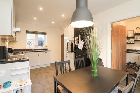 90 Croft Close, Two Gates, Tamworth, B77 1BF
