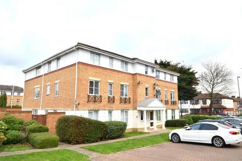 2 bedroom flat to rent, Bancroft Chase, Hornchurch