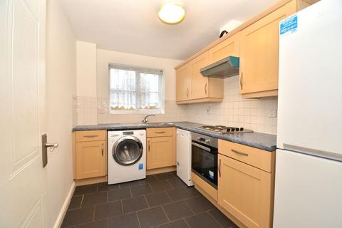 2 bedroom flat to rent, Bancroft Chase, Hornchurch