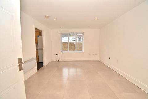 2 bedroom flat to rent, Bancroft Chase, Hornchurch