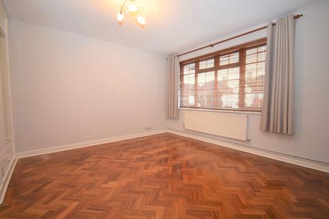 4, Squirrels Court Squirrels Heath Lane, Romford, RM2 6DL