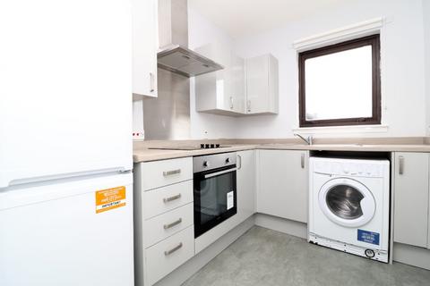 2 bedroom flat to rent, Glenfarg Street, Glasgow, G20