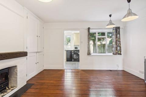 2 bedroom terraced house to rent, Stoke Poges: Character 2 double bedroom end terrace cottage