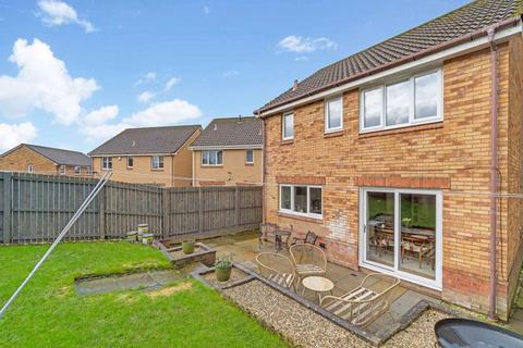 3 bedroom detached house to rent, 12 Stewarton Crescent, Kilmarnock, KA3 6BP