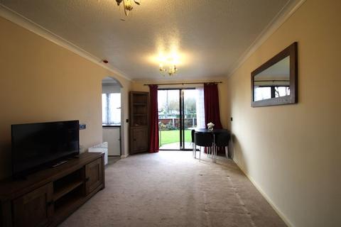 1 bedroom retirement property for sale, Imperial Avenue, Westcliff-On-Sea