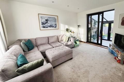 21 Eldercot Road, Bolton, BL3 4JJ