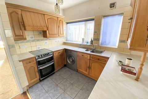 2 bedroom bungalow for sale, Blackfen Road, Sidcup, DA15