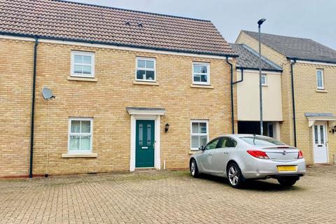 3 bedroom terraced house to rent, Meadow Rise, Hinchingbrooke Park, Huntingdon