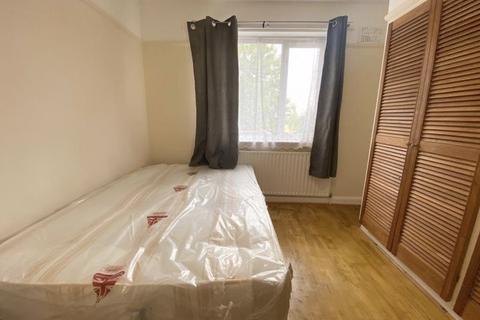 1 bedroom apartment to rent, Cazenove Road, N16