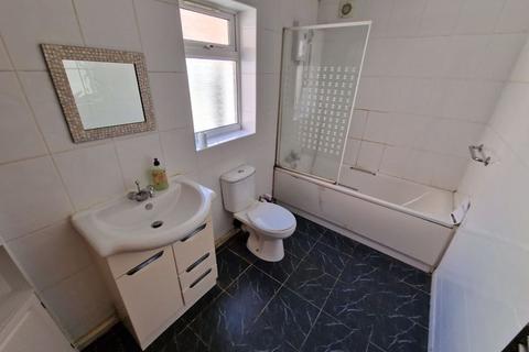3 bedroom terraced house to rent, 350 Western Road, Leicester, LE3 0ED