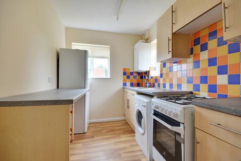 1 bedroom maisonette to rent, St. David Close, Uxbridge, Middlesex UB8 3SE