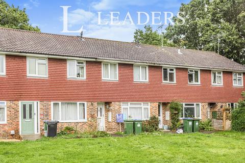 3 bedroom terraced house to rent, Charlwood Gardens