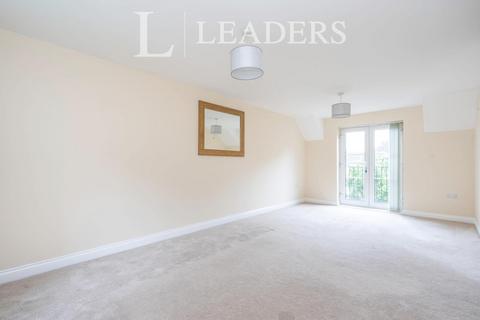 3 bedroom apartment to rent, Highways Road, Compton