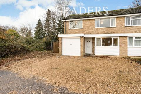 3 bedroom semi-detached house to rent, Quarry Way, Southwater