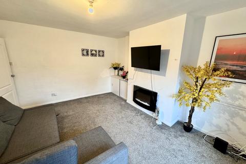 2 bedroom terraced house to rent, Kennington Road, NG8