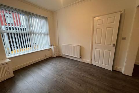 2 bedroom terraced house to rent, Dewsbury Road, Liverpool