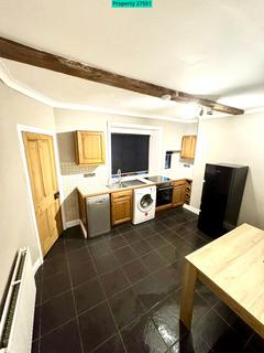 2 bedroom cottage to rent, Wade House Road, Halifax, HX3 7PF