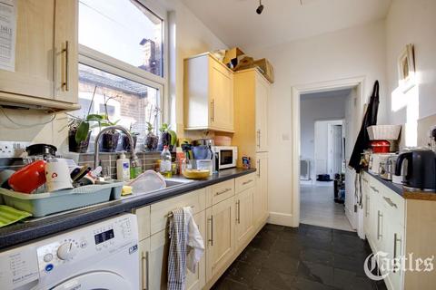 3 bedroom apartment for sale, Westbury Avenue, London, N22