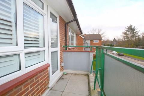 1 bedroom apartment to rent, Dove Park, Hatch End