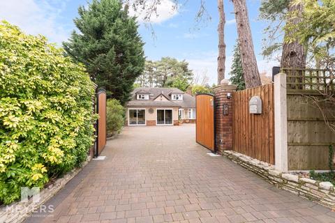 4 bedroom detached house for sale, New Road, Ferndown BH22