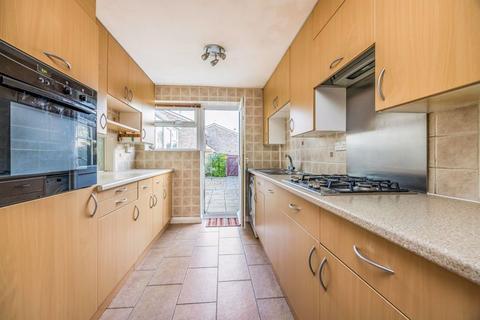 3 bedroom end of terrace house to rent, Newney Close, Portsmouth