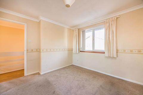 3 bedroom end of terrace house to rent, Newney Close, Portsmouth