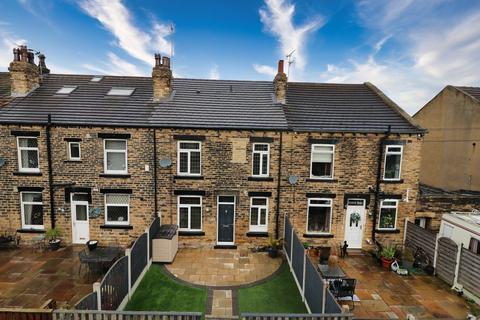 2 bedroom terraced house for sale, Larkfield Road, Pudsey, West Yorkshire, LS28