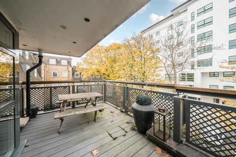 2 bedroom apartment for sale, London W4