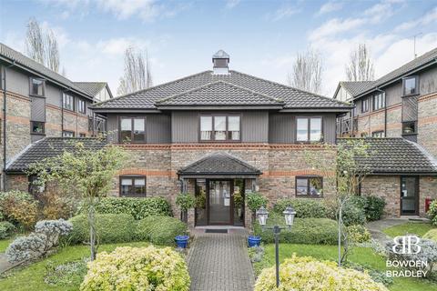 2 bedroom flat for sale, Vienna Close, Clayhall