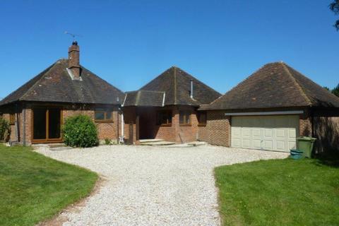 4 bedroom detached bungalow to rent, Goddards Green Road, Cranbrook TN17