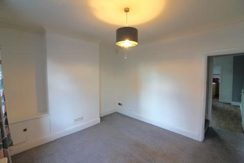 2 bedroom terraced house to rent, 8 Marhill Road, Carlton