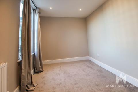 2 bedroom flat to rent, Church Street, Enfield, EN2