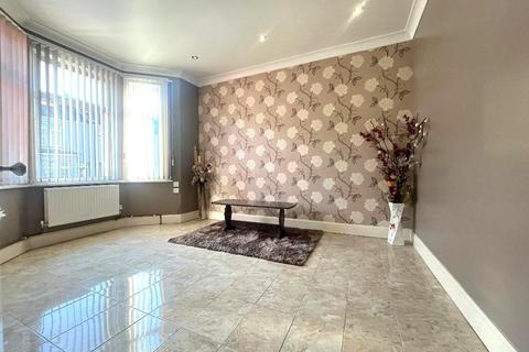 6 bedroom terraced house for sale, Chatsworth Road, Luton, Bedfordshire, LU4 8AS