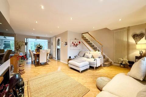 4 bedroom semi-detached house for sale, Turnpike Drive, Warden Hills, Luton, Bedfordshire, LU3 3RG