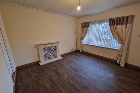 3 bedroom semi-detached house to rent, Highlands Grove, Bradford, West Yorkshire, BD7